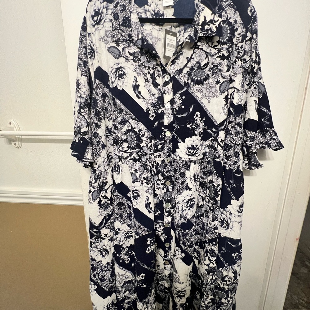 Avenue Navy and White Floral Maxi Dress NWT